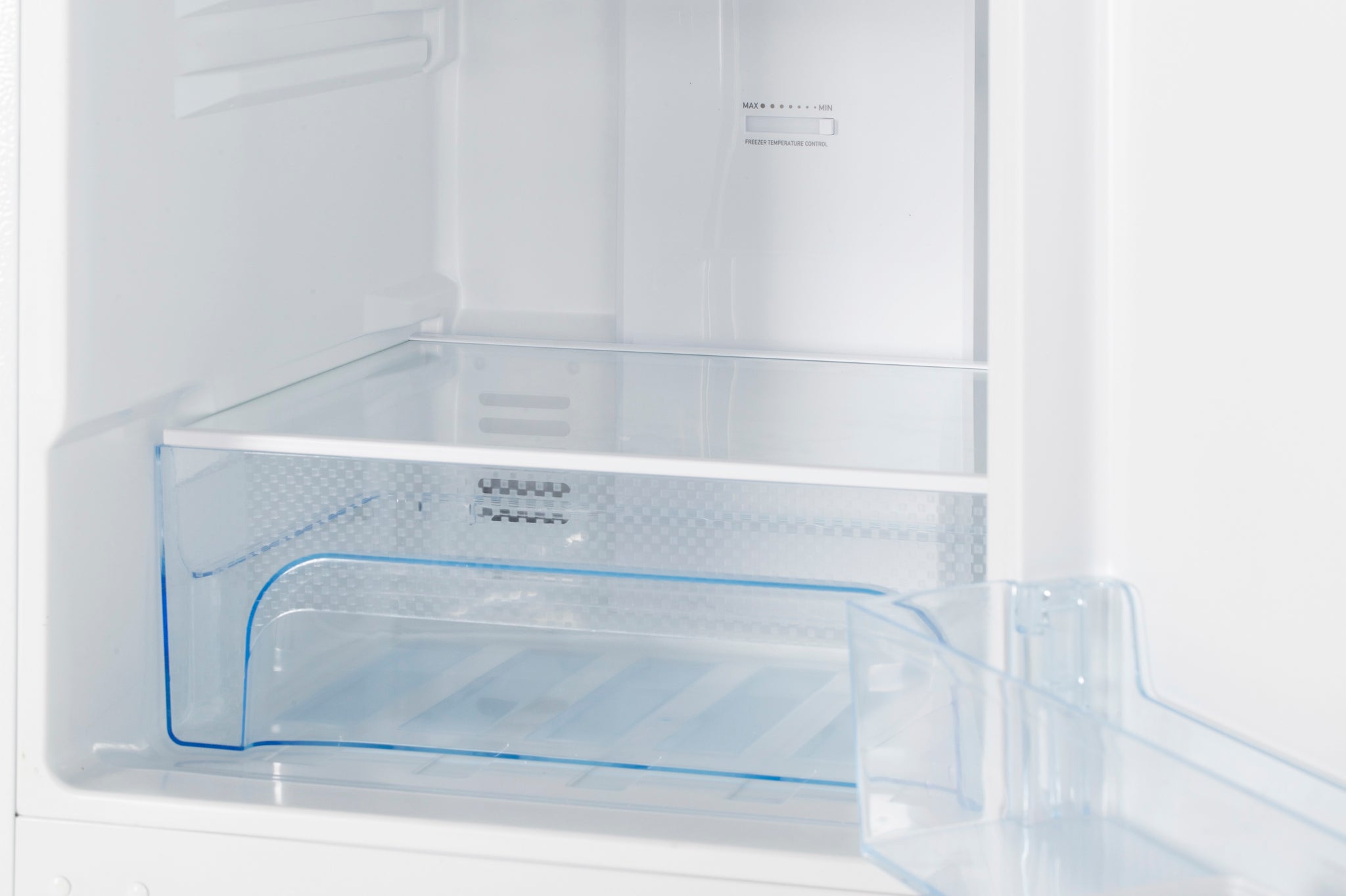 LINARIE | RÉFRIGÉRATEUR CONGÉLATEUR  YENNE LHCO230NFB 225L COMBIN FROID VENTILÉ NOIR BRILLANT