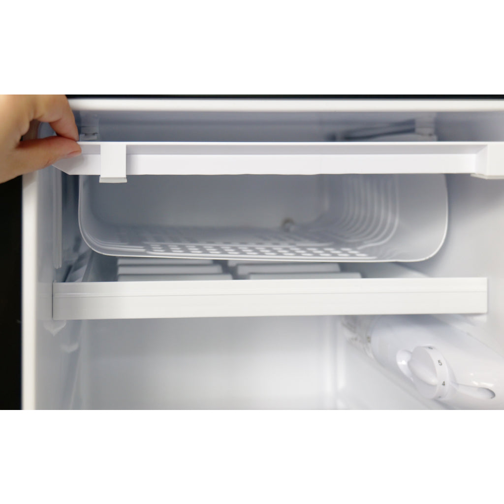 LINARIE | Mini réfrigérateur Huez 91L en verre noir avec compartiment congélateur intégré LK90TTBG